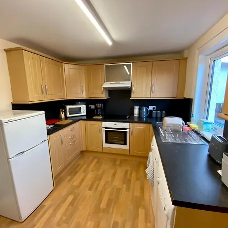 Traditional 3 Bed Town House Inverlochy Exterior photo
